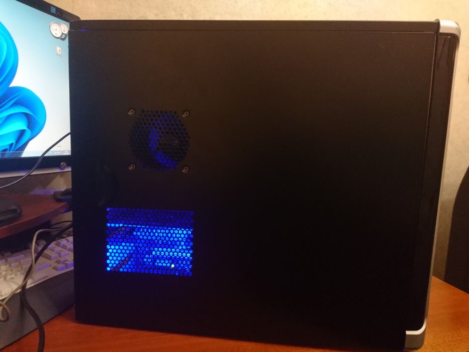 Системный блок 4 ядра  Intel Core 2 Quad Q9550 четырёх ядерный.