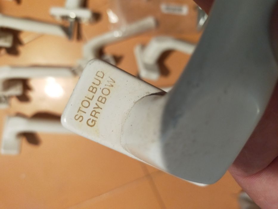 Klamki okienne, balkonowe 9 szt.