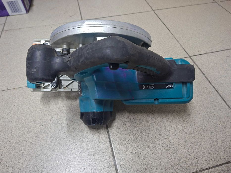 pilarka makita dhs710