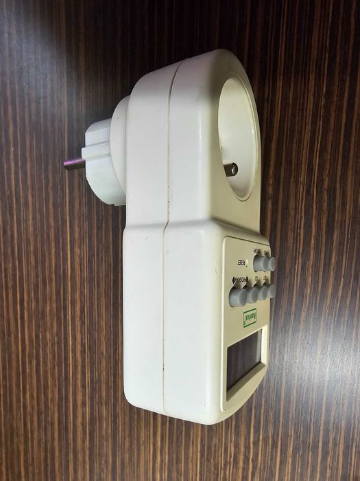 Електронний розетковий таймер TE109 та Kanlux TM3