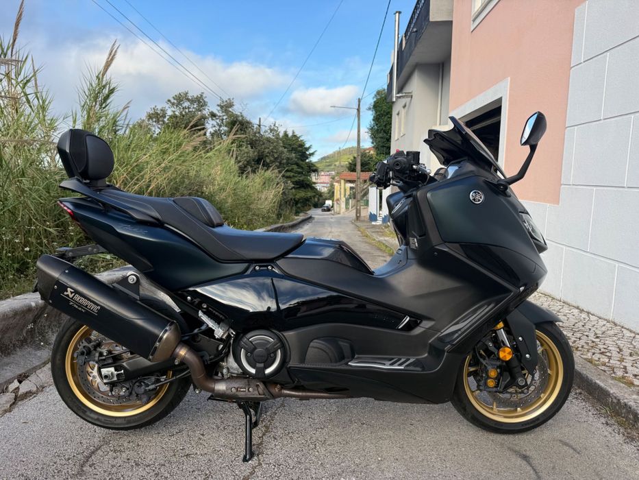 Yamaha tmax 560 tech-MAX  7100kms troca/retoma