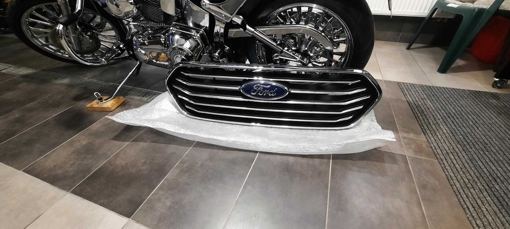 Grilek -  Ford Tourneo Custom Transit.