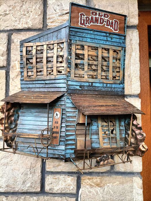 Stara metaloplastyka art. Old Grand Dad