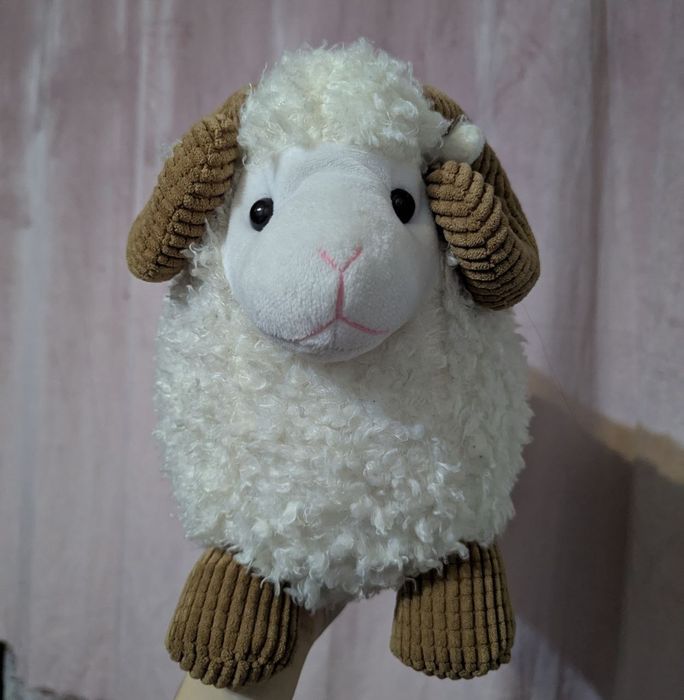 Продам игрушку барашка