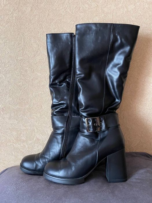 Зимові шкіряні чоботи на підборах