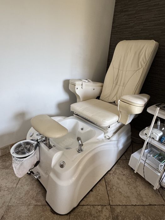 Fotel do pedicure z masażem