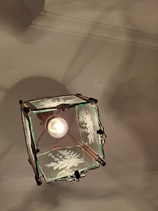 Candeeiro de teto tipo lanterna