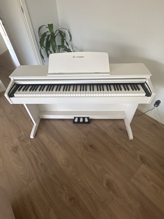 Piano digital THOMANN