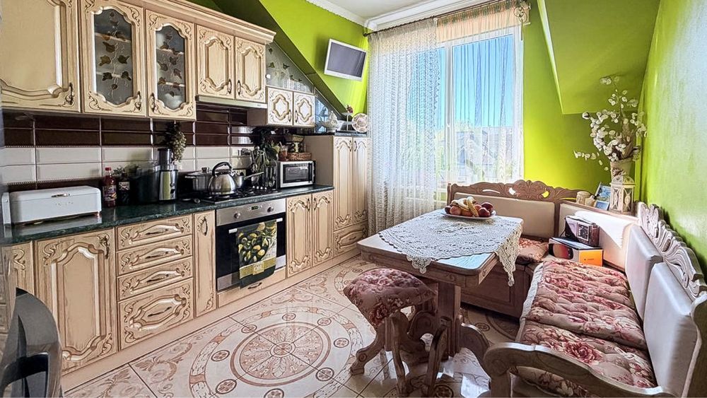 Продається дворівнева 3-кім квартира у центрі міста Дрогобича