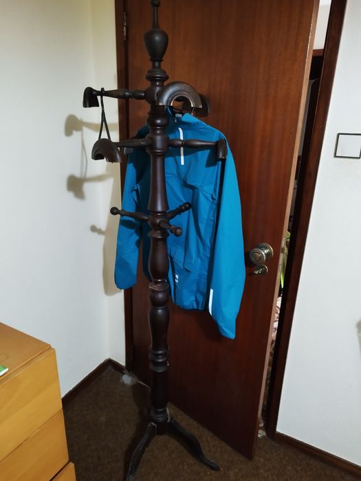 Bengaleiro rústico em preto 15 euros