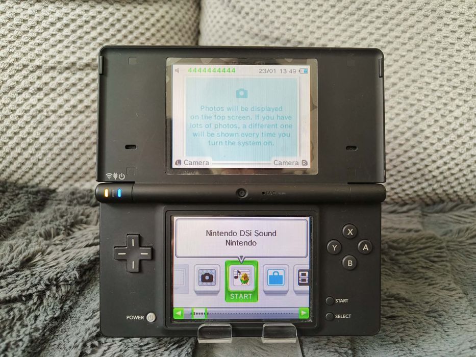Nintendo DSI -  black