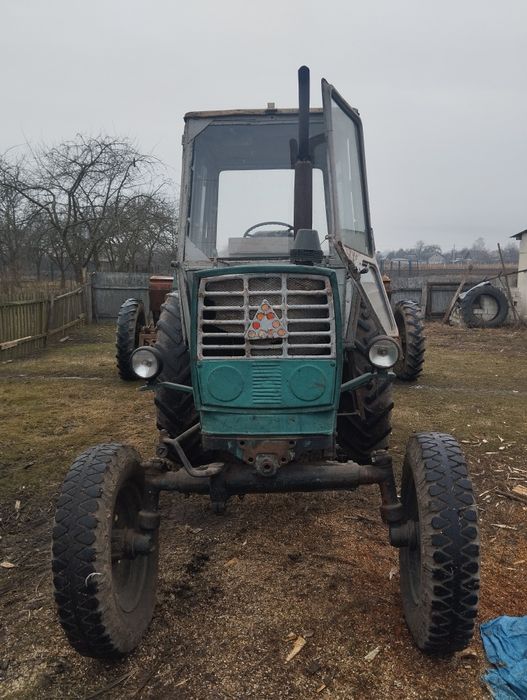 трактор Юмз продам.