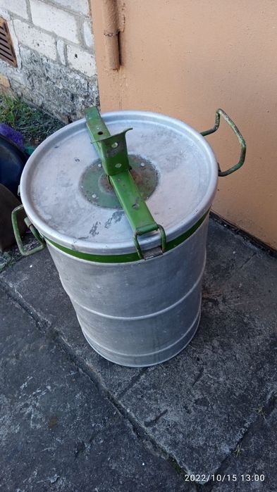 Продам алюминевый бидон( емкость) на 40 литров