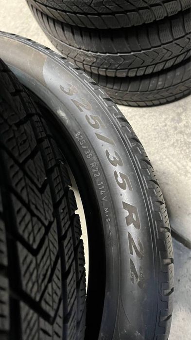 Різноширокий комплект зимової гуми 325/35/22 , 285/40/22