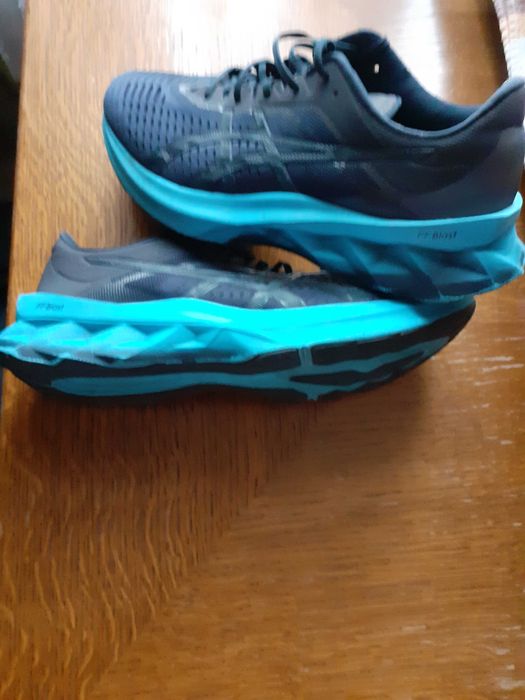 Asics Novablast rozmiar 47