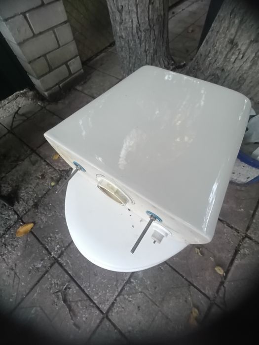Унитаз з бачком бу