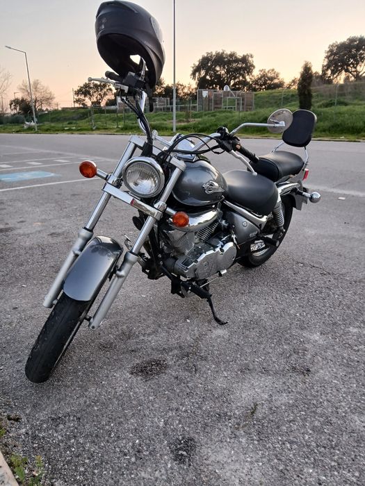 Moto suzuki intruder VL 250