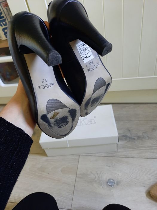 Buty skórzane na obcasie Eska r.35