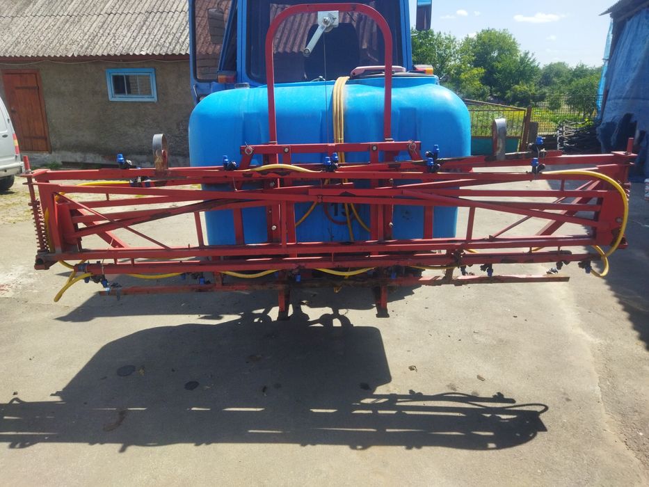 Оприскувач на 800 літрів 14 метрів захват