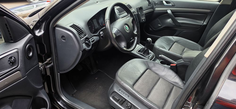 Skoda Octavia 2.0 TDI Highline Nacional