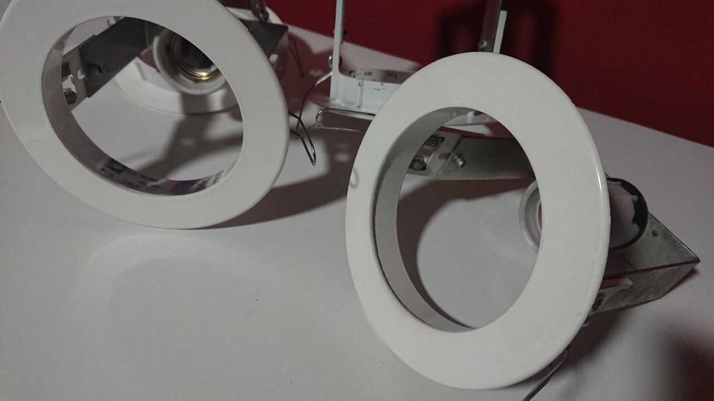 Conjunto de 4 focos de encastrar (circulares)