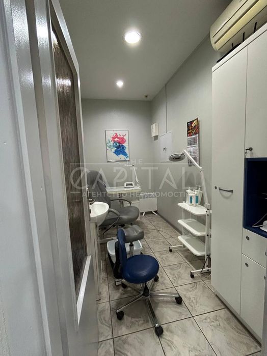 Продаж! Фасад! Торгова! Салон Краси! Григоренко! 73 м²! 1 986 $ за м²!