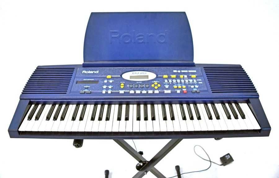 Órgão eletrónico Roland EM-20