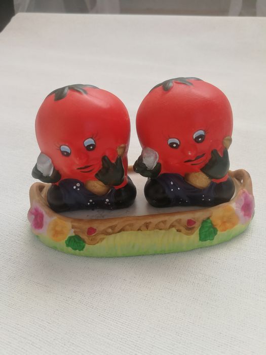 Набір сільничка та перечниця