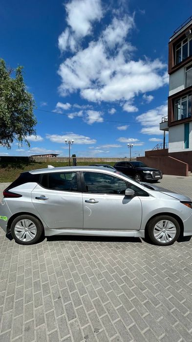 Nissan- Leaf 2 ,  2022 рік,10 місяць