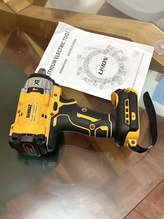 Aparafusadora de impacto dewalt