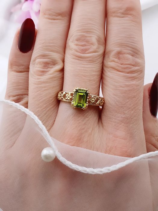 Złoty, nowy pierścionek z Oliwinem pr.585