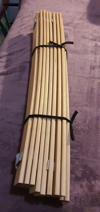 Dois estrados de ripas como novos