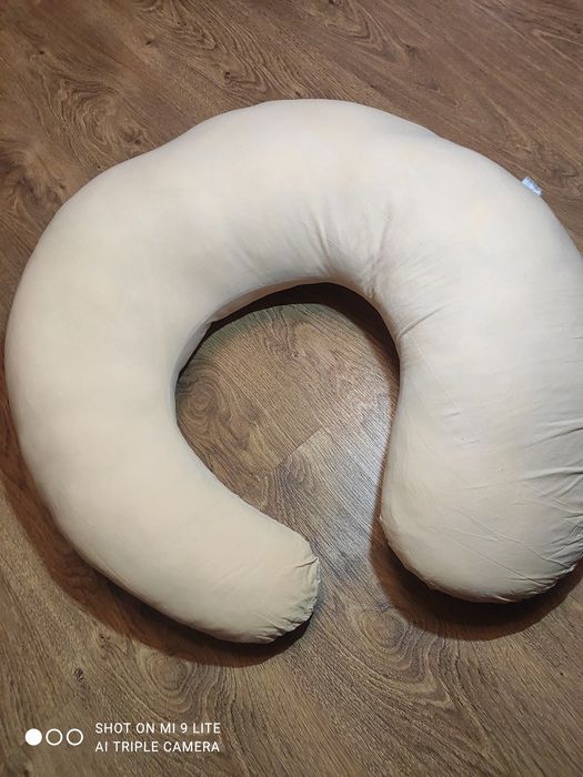 Подушка для годування