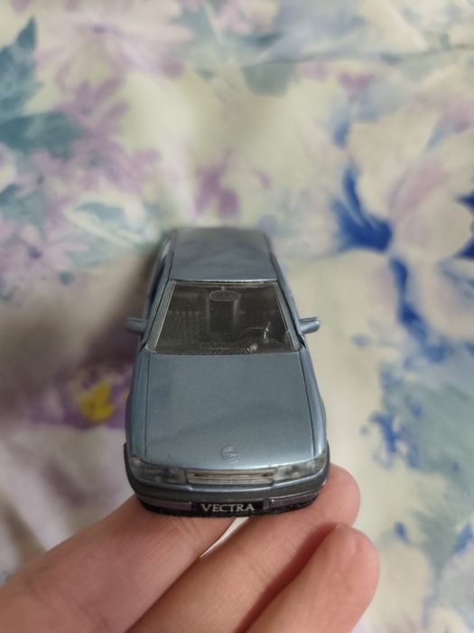 Моделька машинка Opel Vectra