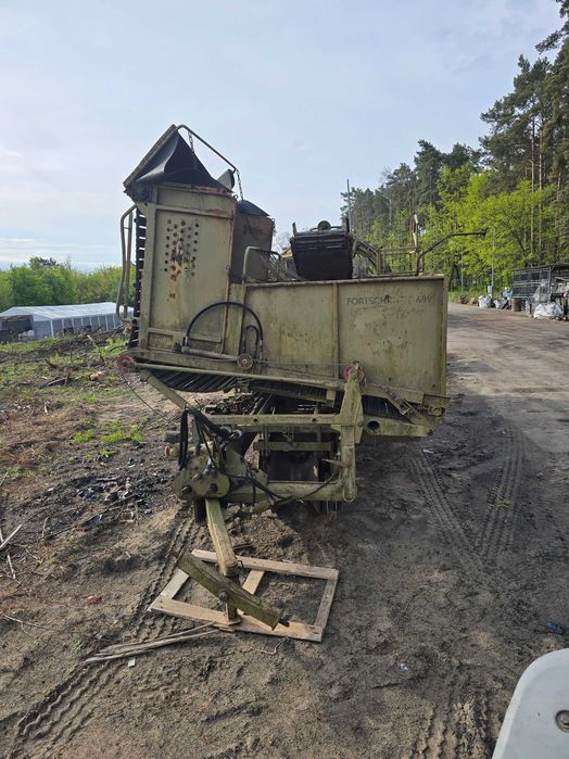 Kombajn ziemniaczany Fortschritt E 689 – sprawny