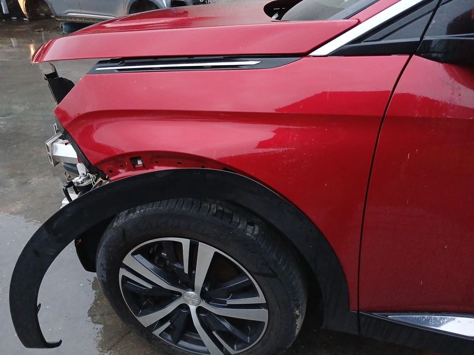 Guarda-lamas esquerdo PEUGEOT 3008 II (M_)