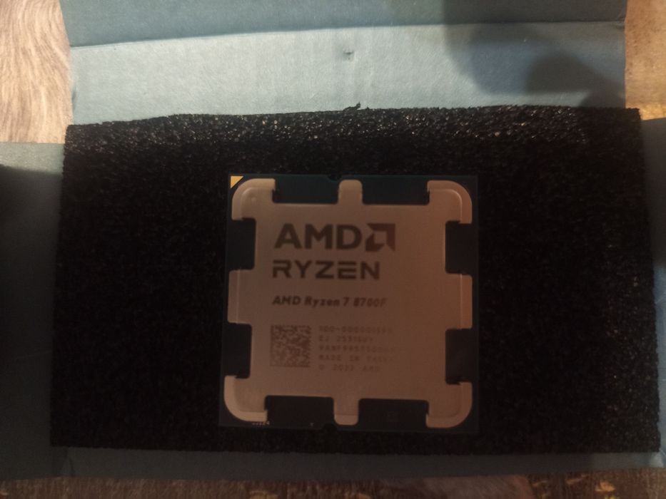 Procesor AMD Ryzen 7 8700F