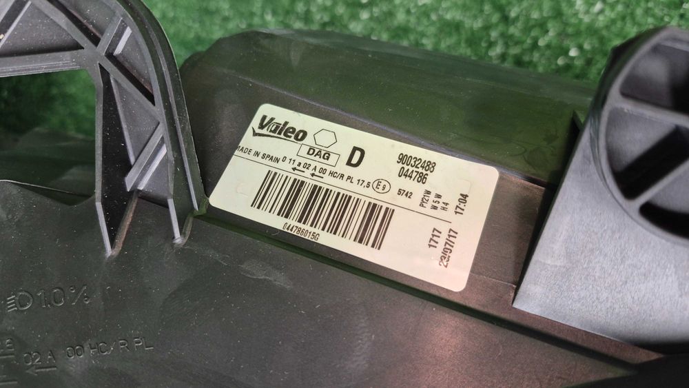 CITROEN BERLINGO/PEUGEOT PARTNER- ÓTICA DIREITA NOVA EMB. VALEO 044786