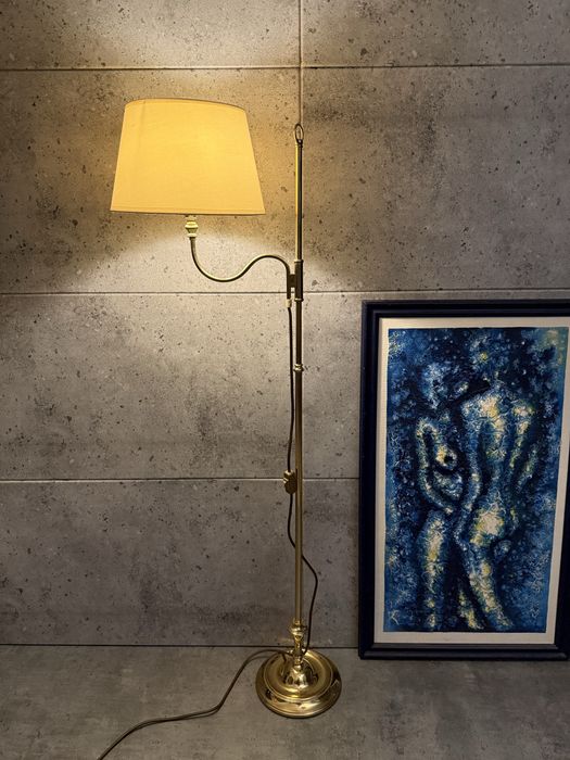 Mosiężna lampa podłogowa z abażurem