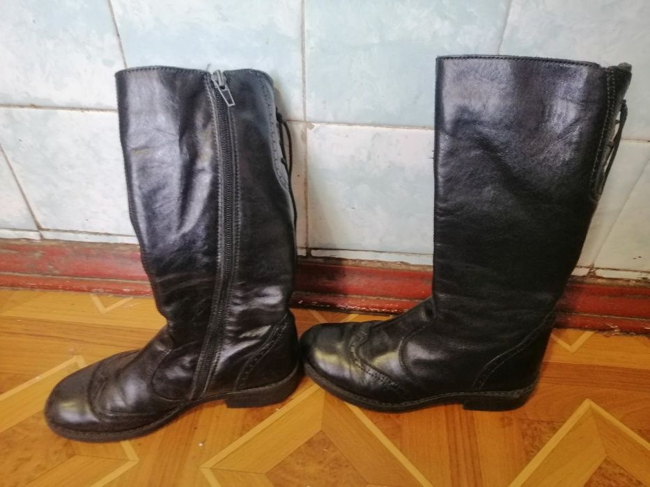 Сапоги кожаные р.32 женские демисезонные черные Чоботи Топанки