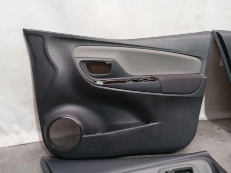 Conjunto de Bancos TOYOTA Yaris (_P13_)