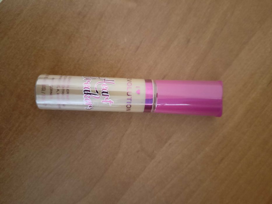 I Heart Revolution Heartbreakers Liquid Concealer Korektor w płynie