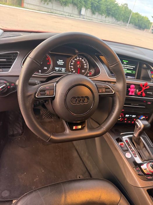 Ауди А4б8 2015.