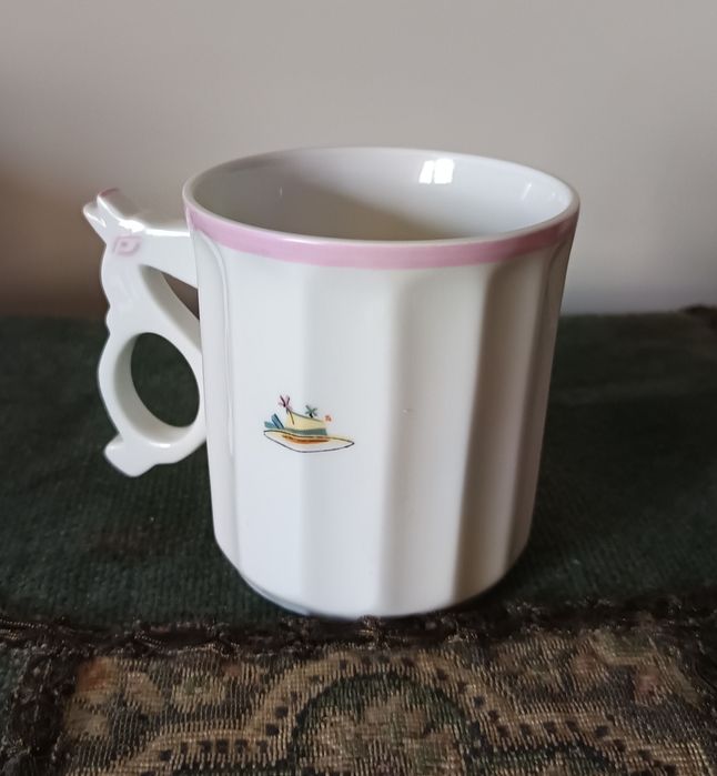 Caneca com motivo infantil