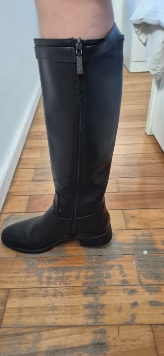 Bota preta cano alto