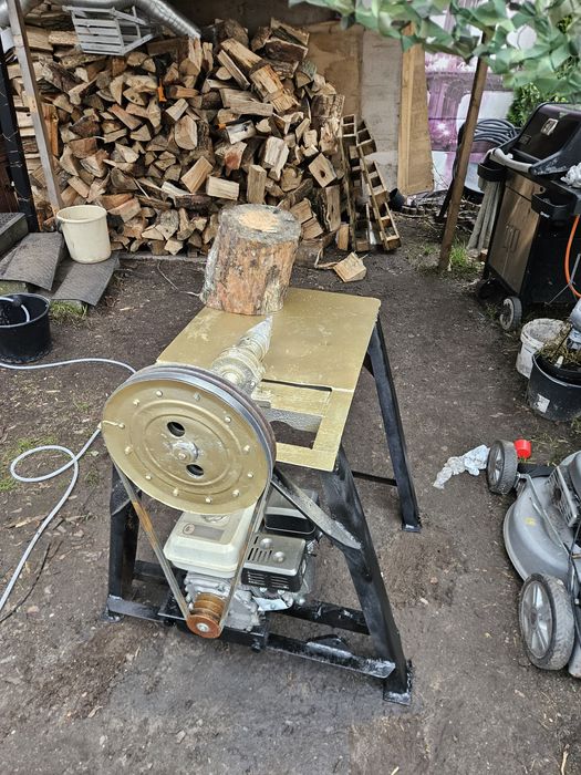 Łuparka świdrowa spalinowa do drewna 7 hp rębak