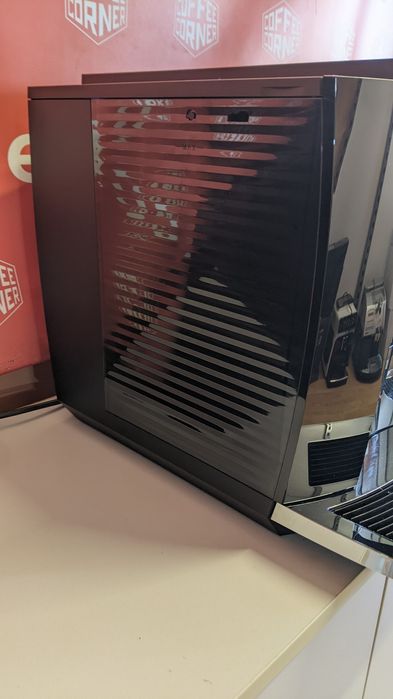 Jura E4 Piano Black Швейцарський кавовий апарат, кавоварка, кофемашина