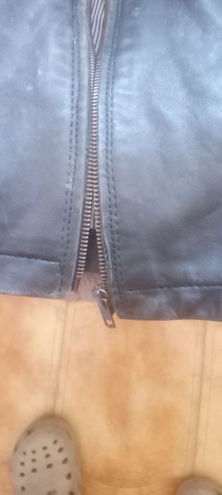 Casaco de pele  Sprinfield.   em um fecho novo. Para homem não tem ras