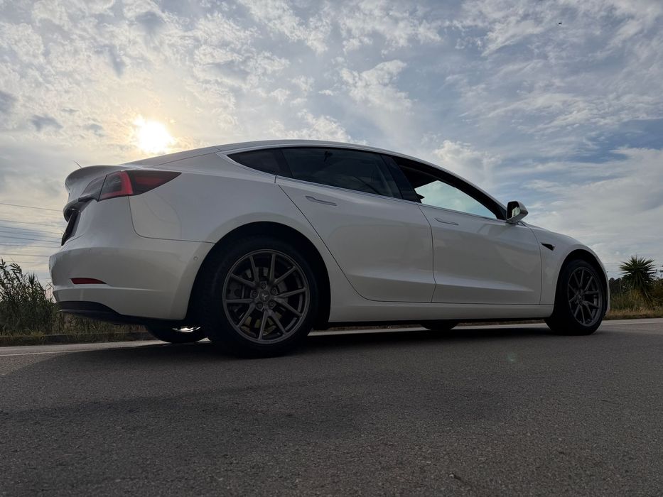 Tesla Model 3 Standard Range Plus RWD