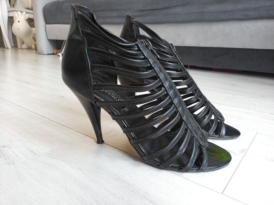 Szpilki czarne damskie 38